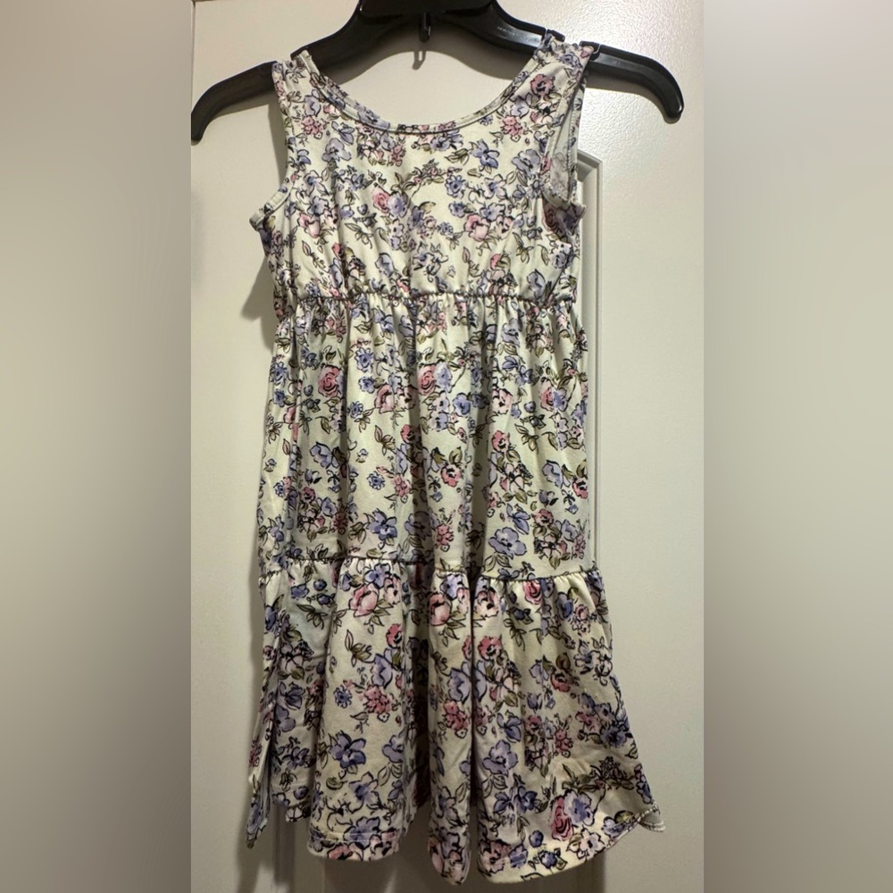 Girl Heart and Arrow dress size 6